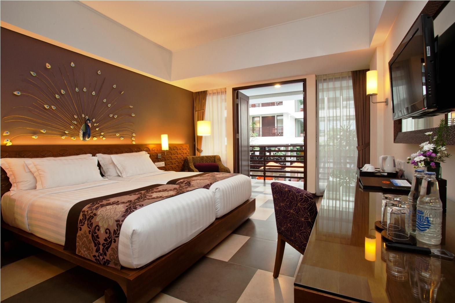 होटल Sun Island & Kuta 4*