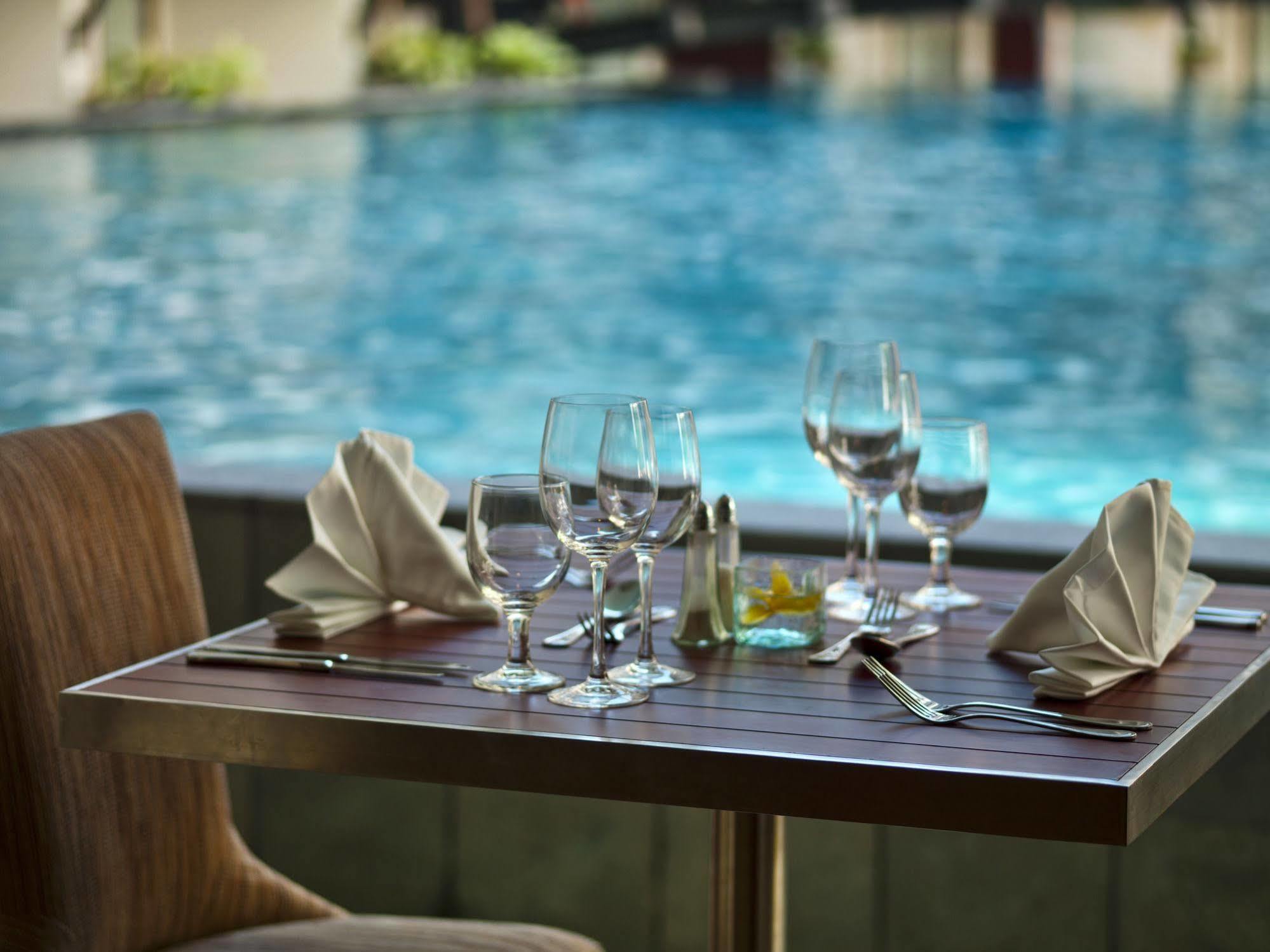 होटल Sun Island & Kuta 4*